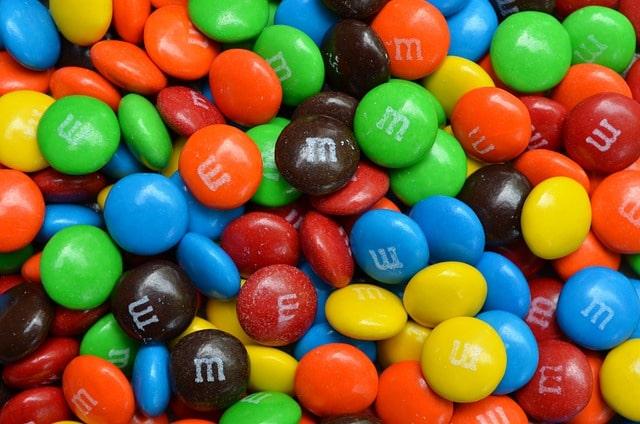 M&M-Tag