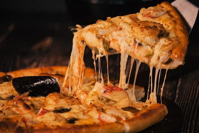 Tag der Käsepizza