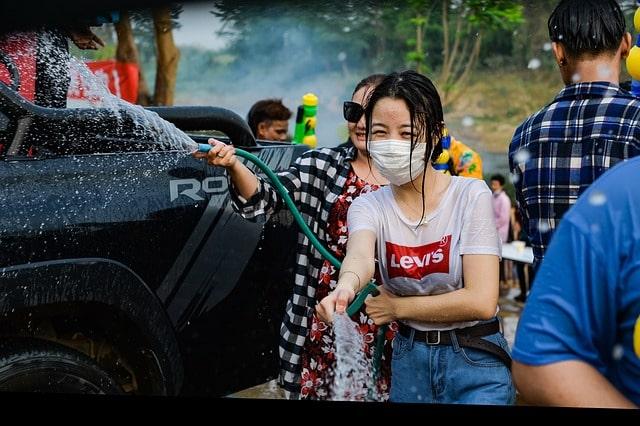 Thingyan in Myanmar – das Wasserfest