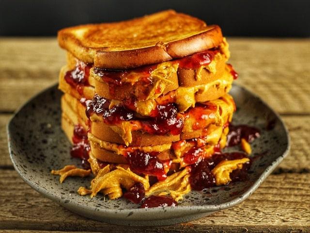 Erdnussbutter-und-Marmelade-Sandwich-Tag