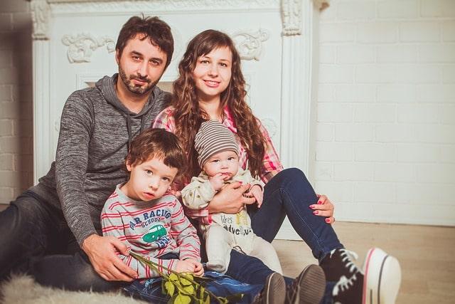 weltelterntag, familienfoto vater, mutter, 2 kinder